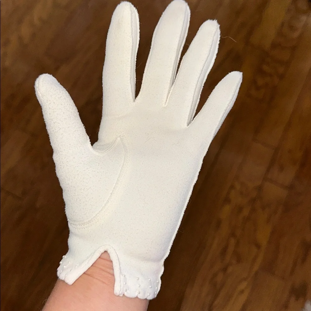 Vintage 60s Creamy White Cotton Scalloped Hem‎ Wrist Gloves